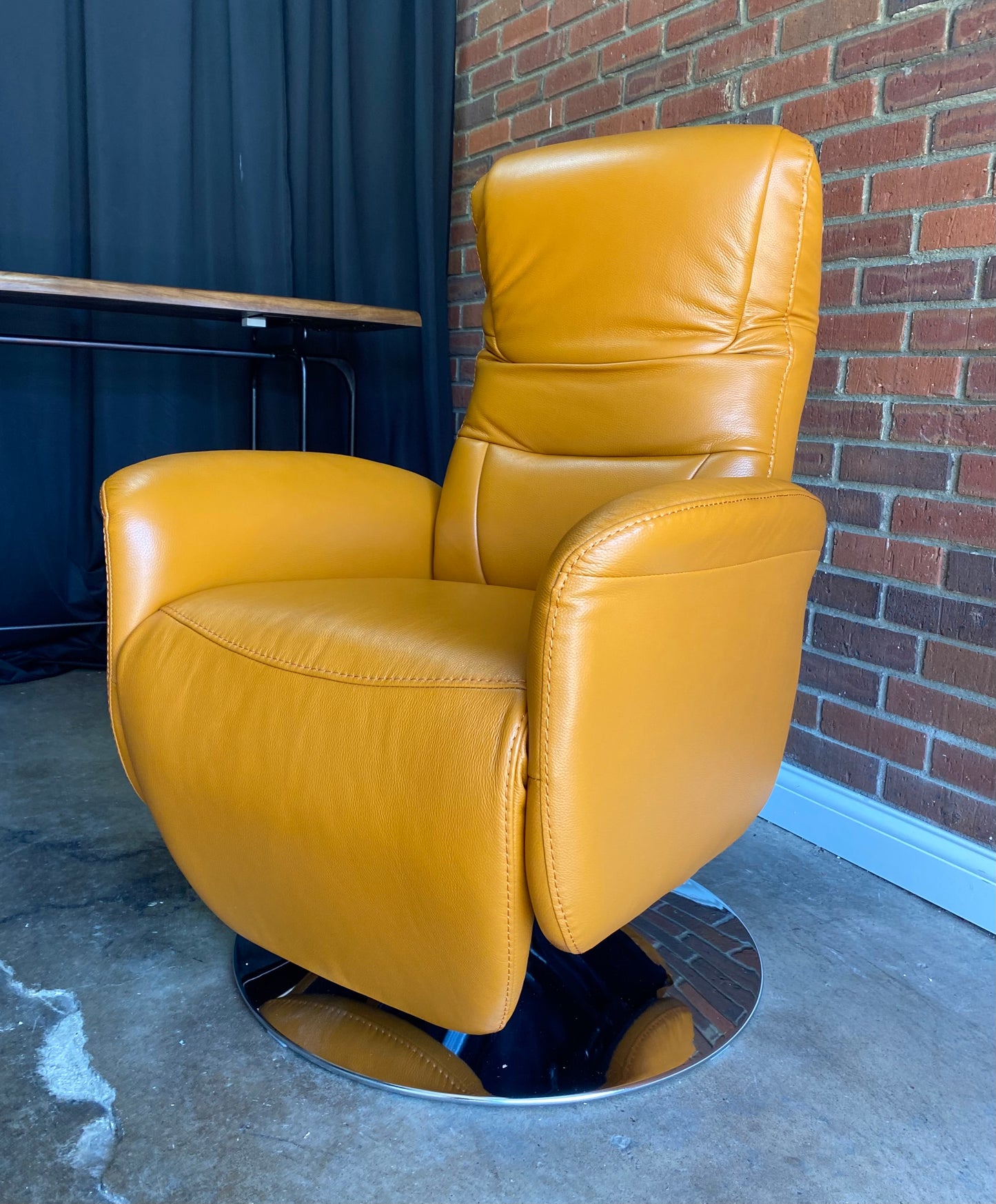 New!   Gino 31" Wide Genuine Leather Power Ergonomic Recliner