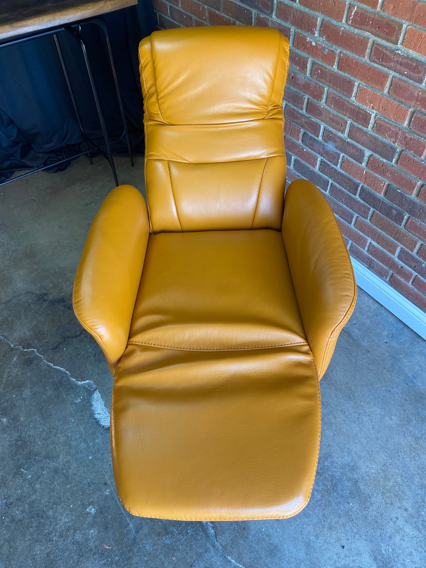 New!   Gino 31" Wide Genuine Leather Power Ergonomic Recliner