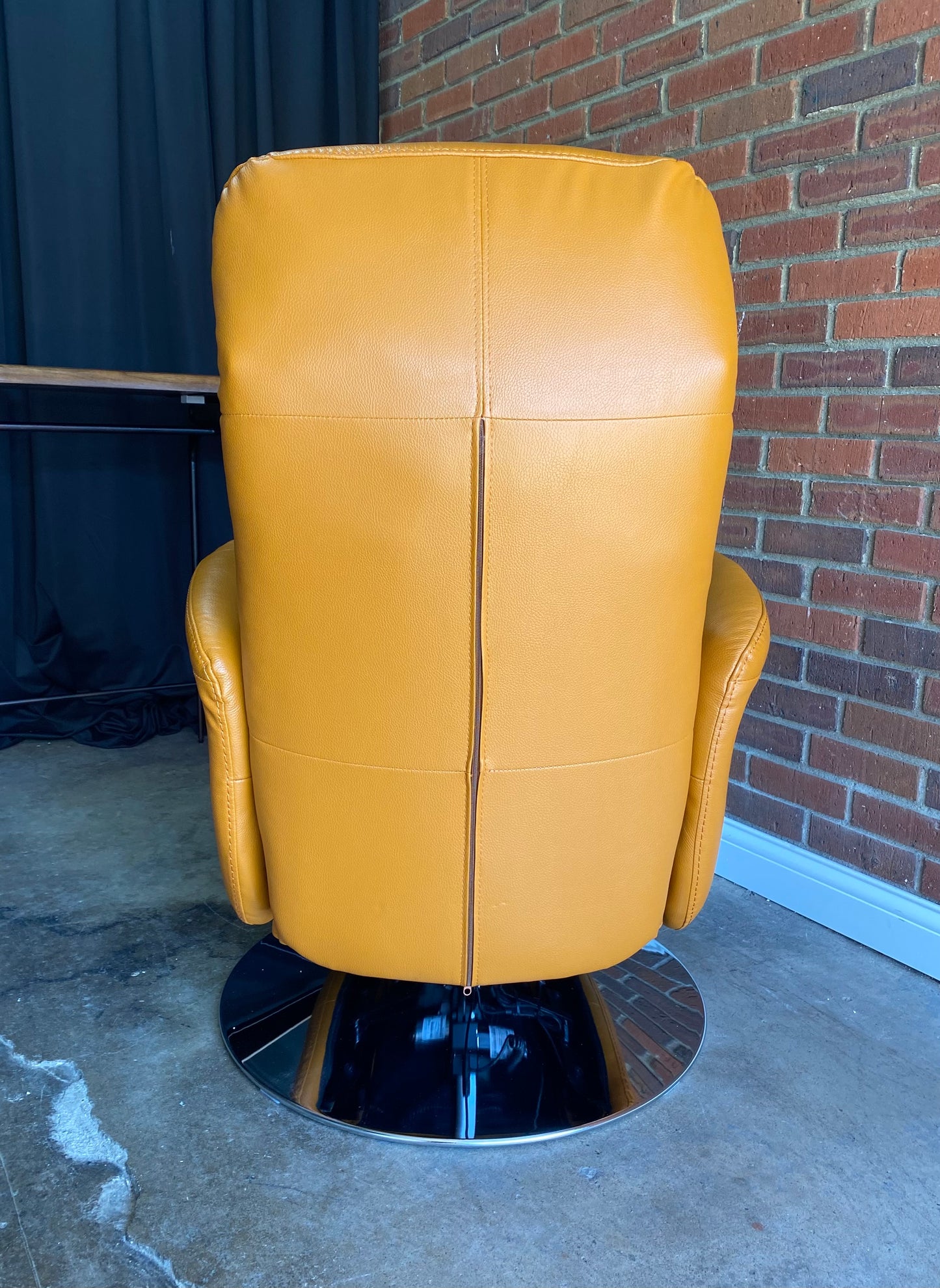 New!   Gino 31" Wide Genuine Leather Power Ergonomic Recliner