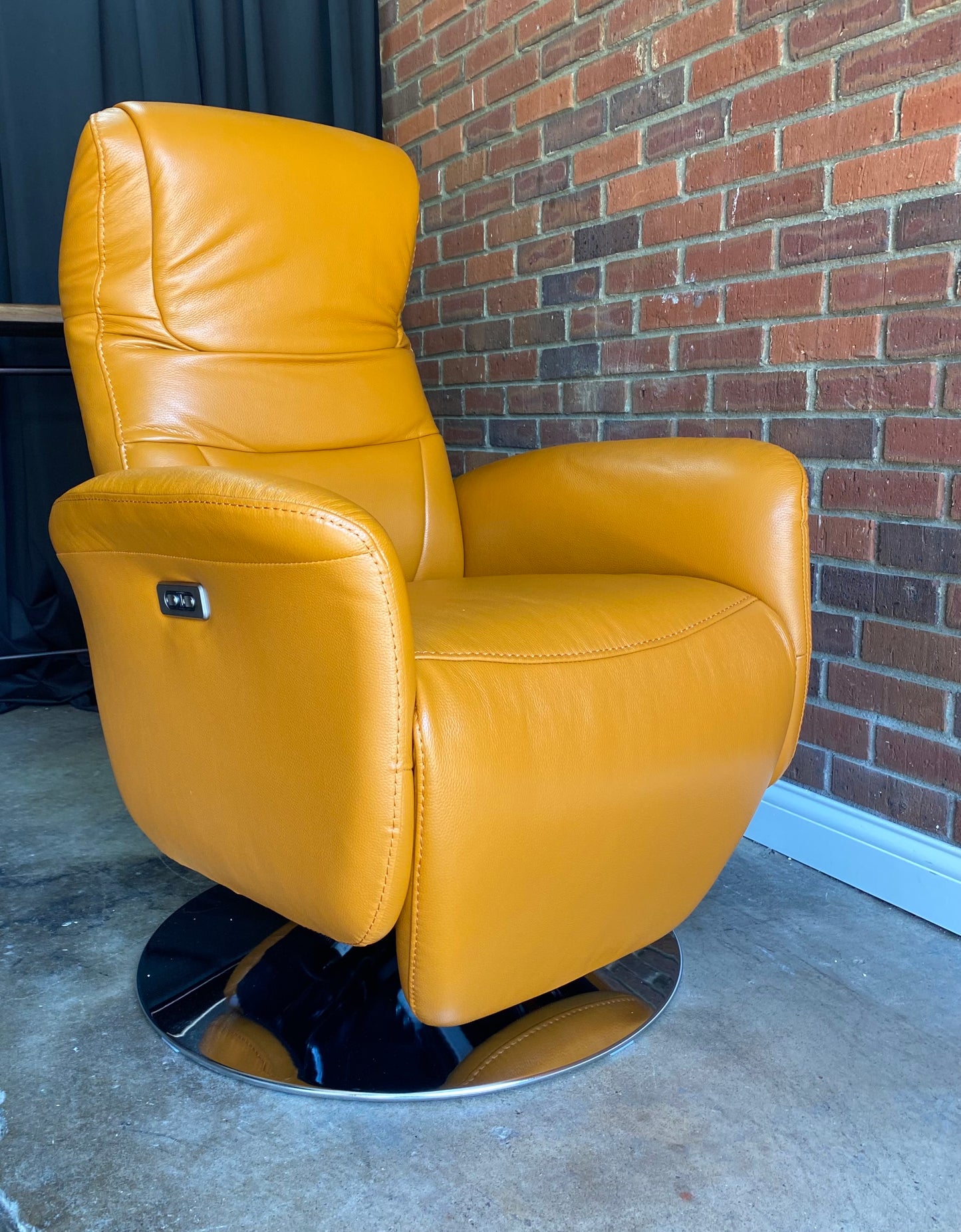 New!   Gino 31" Wide Genuine Leather Power Ergonomic Recliner